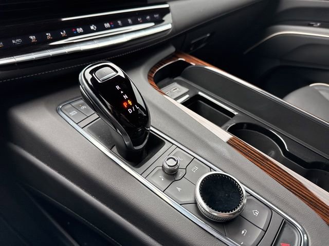 Used 2023 Cadillac Escalade ESV Premium Luxury AWD/4WD image 17