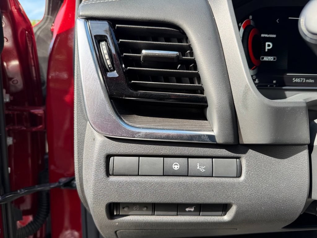 Used 2021 Nissan Rogue Platinum AWD/4WD image 14
