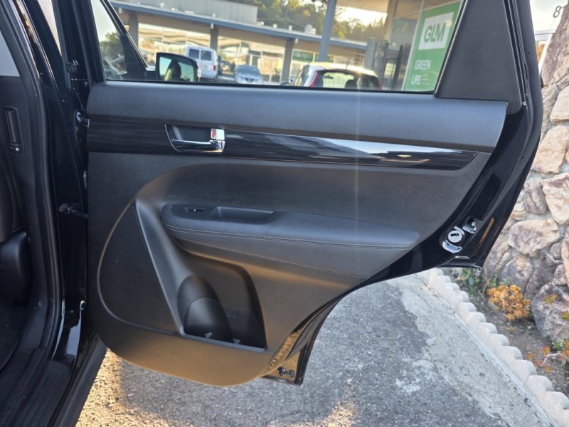 Used 2011 Kia Sorento EX w/ Premium Pkg image 19