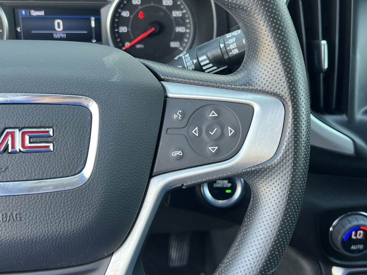 Used 2023 GMC Terrain SLE w/ Driver Convenience Package FWD image 11
