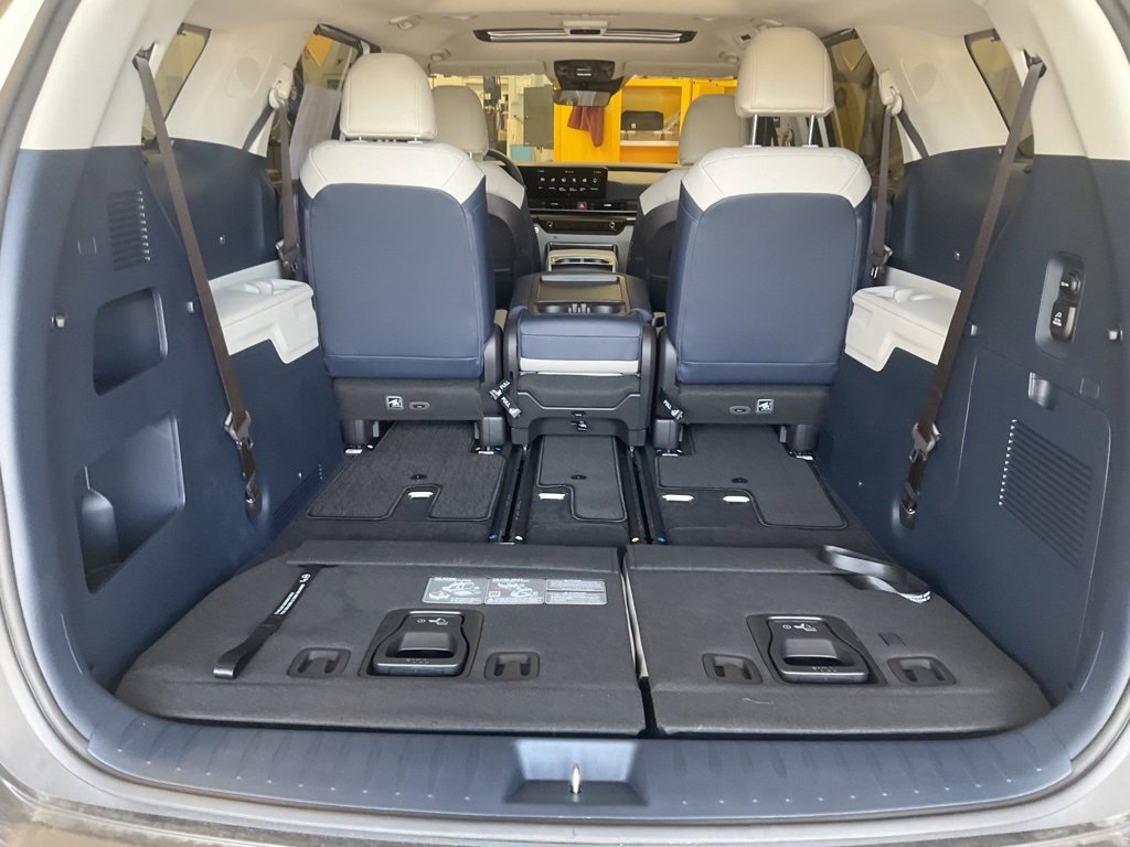 New 2026 Kia Carnival SX w/ SX Dark Edition Package image 27