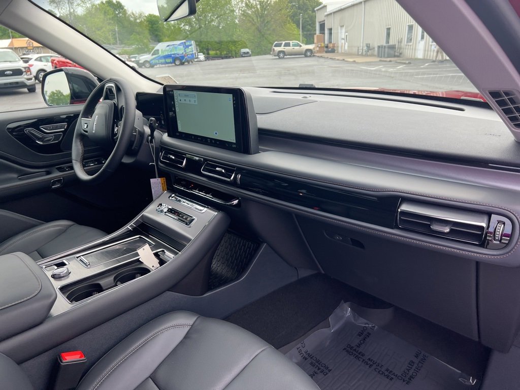 New 2025 Lincoln Aviator AWD w/ Jet Appearance Package image 21