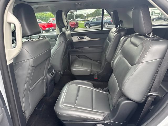 Certified 2025 Ford Explorer Active w/ Active Comfort Package AWD/4WD image 6
