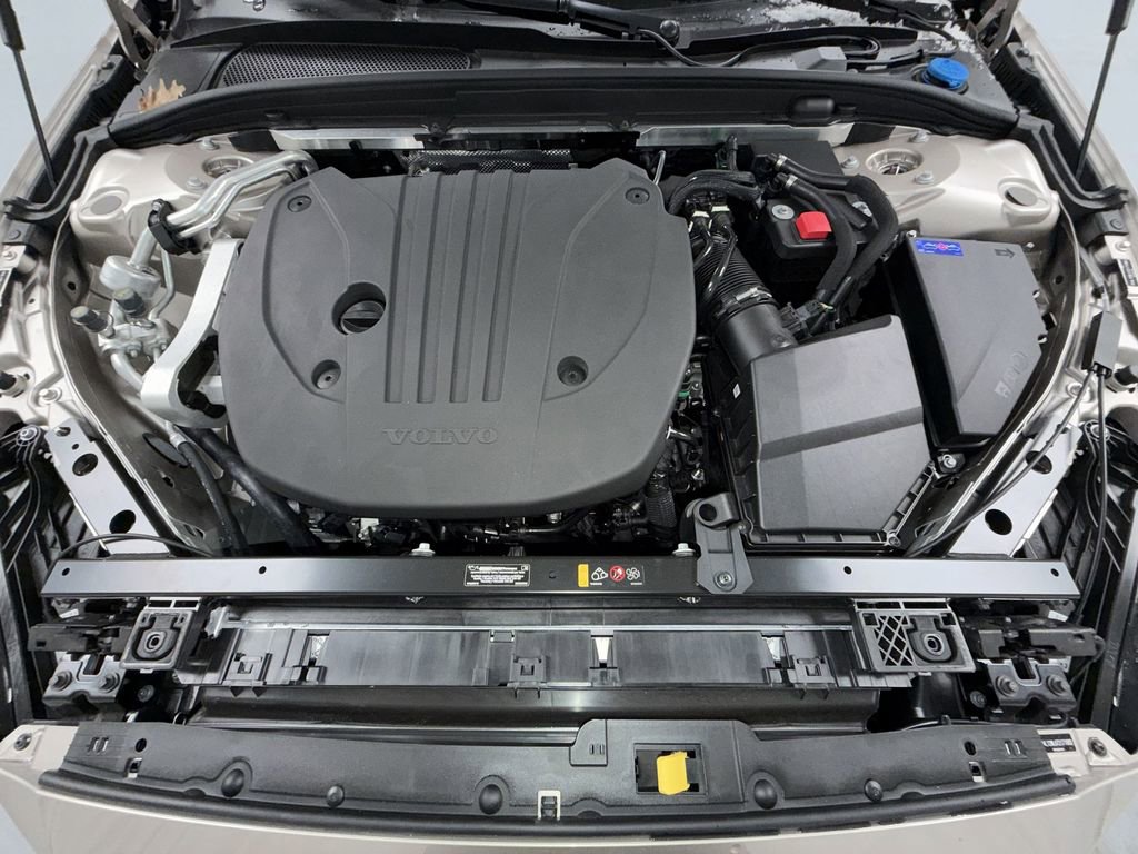 New 2026 Volvo V60 B5 Cross Country Ultra w/ Protection Package Premier image 10