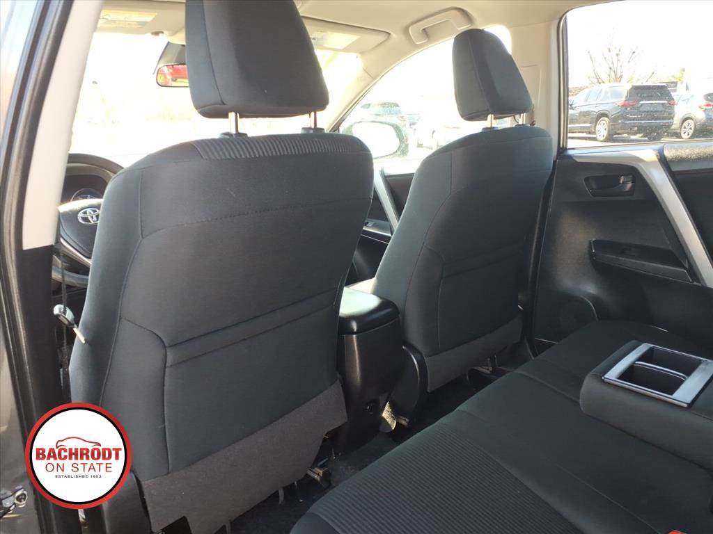 Used 2018 Toyota RAV4 LE AWD/4WD image 26