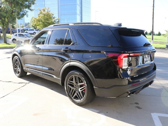 Used 2025 Ford Explorer ST w/ Sun And Sound Package AWD/4WD image 5