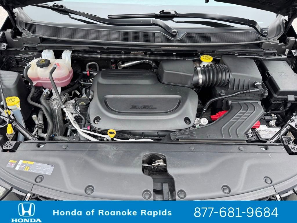 Used 2023 Chrysler Pacifica Touring-L image 33