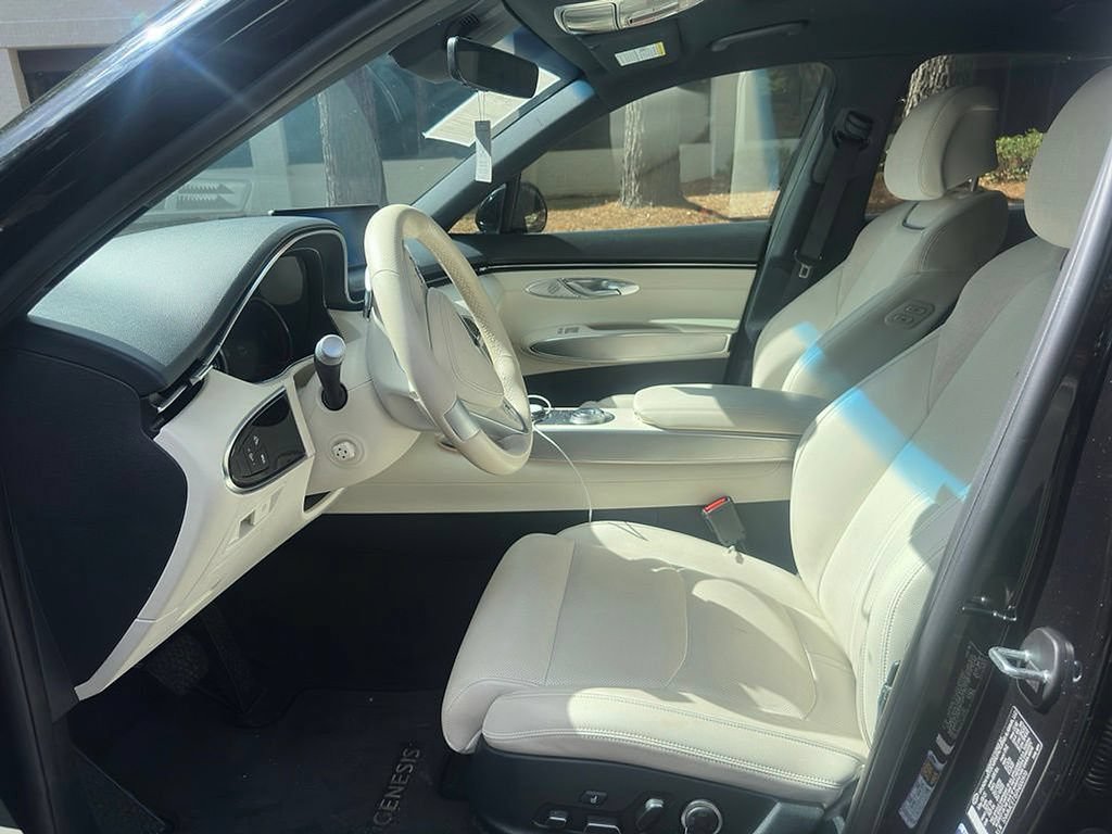 Used 2023 Genesis Electrified GV70 AWD/4WD image 4