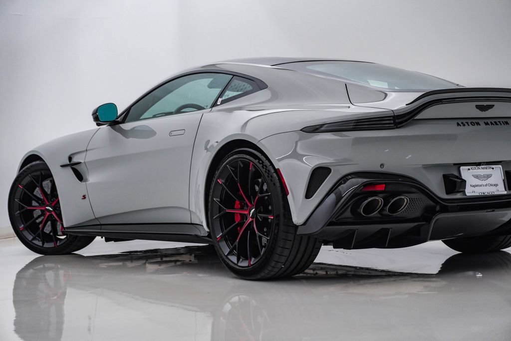 Used 2026 Aston Martin V8 Vantage S RWD image 9
