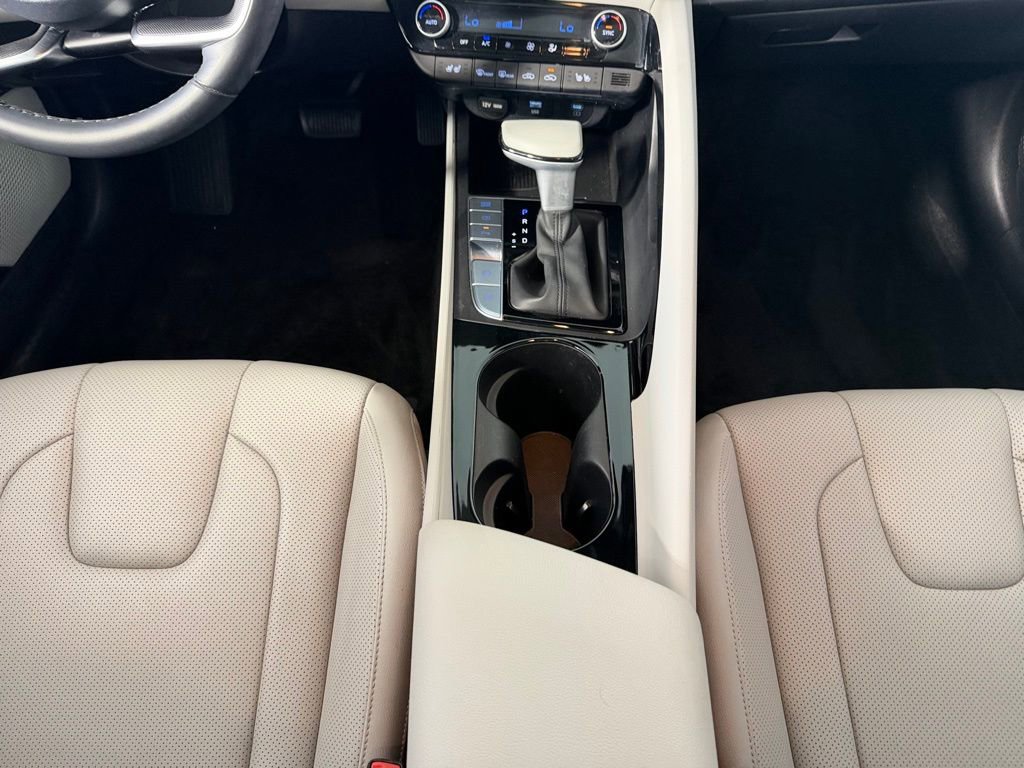 Used 2024 Hyundai Elantra Limited image 17