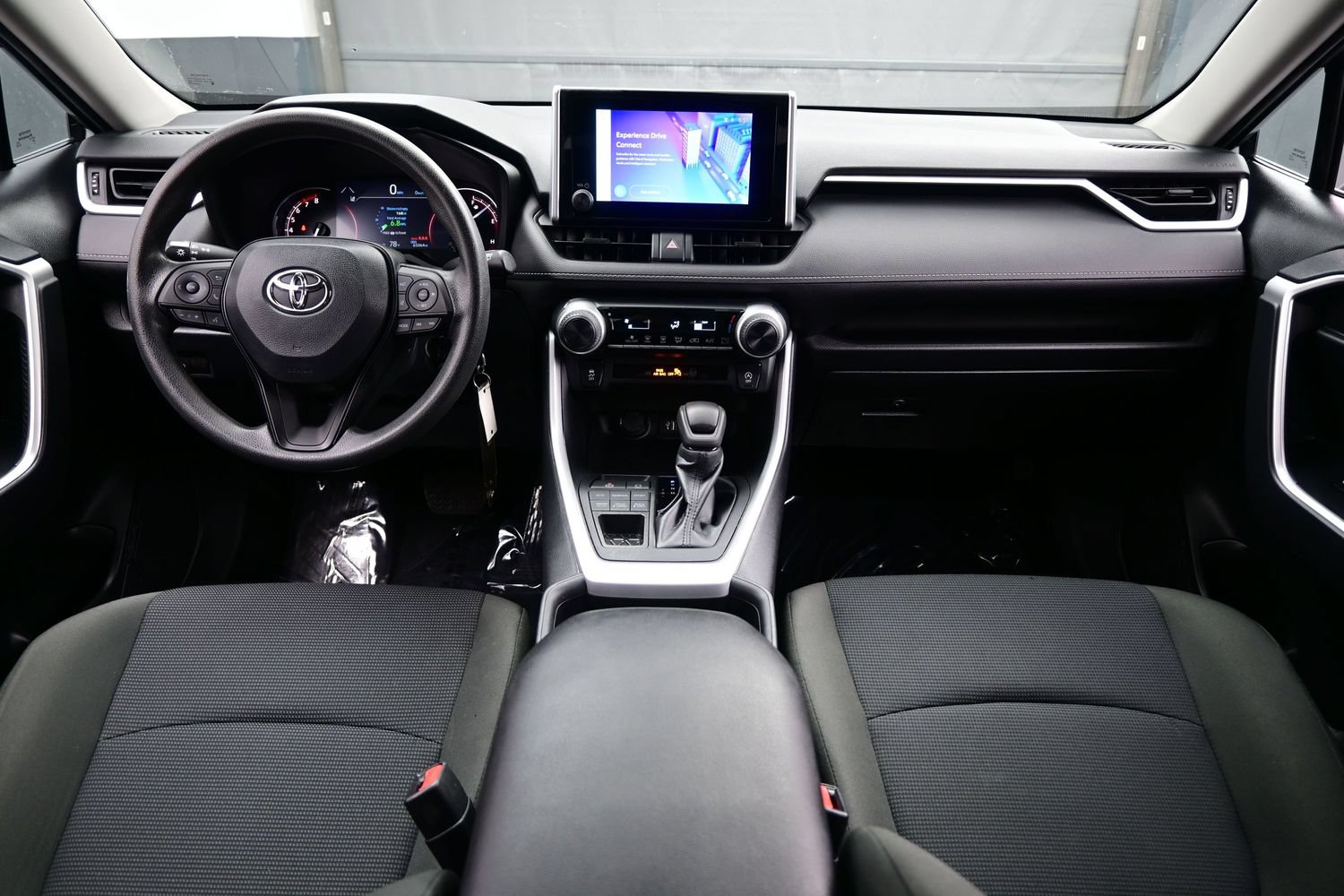 Used 2023 Toyota RAV4 LE AWD/4WD image 16