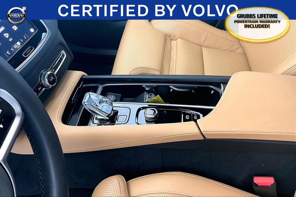 Used 2025 Volvo XC90 B5 Ultra w/ Protection Package Premier image 18
