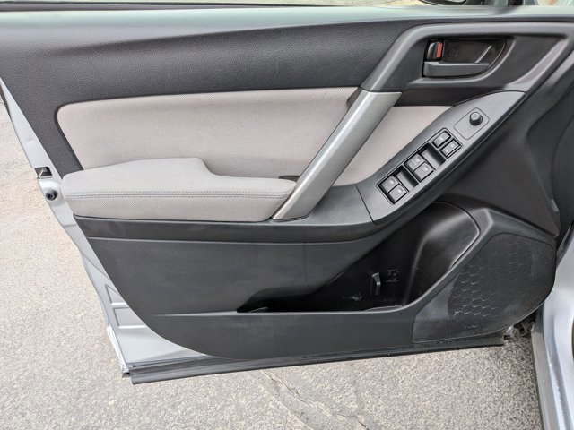 Used 2015 Subaru Forester 2.5i Premium w/ All-Weather Package image 10