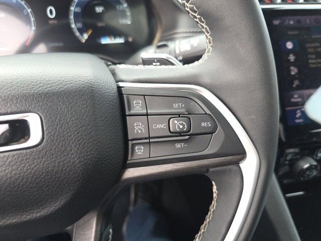 Used 2024 Jeep Grand Cherokee L Limited w/ Luxury Tech Group II image 21