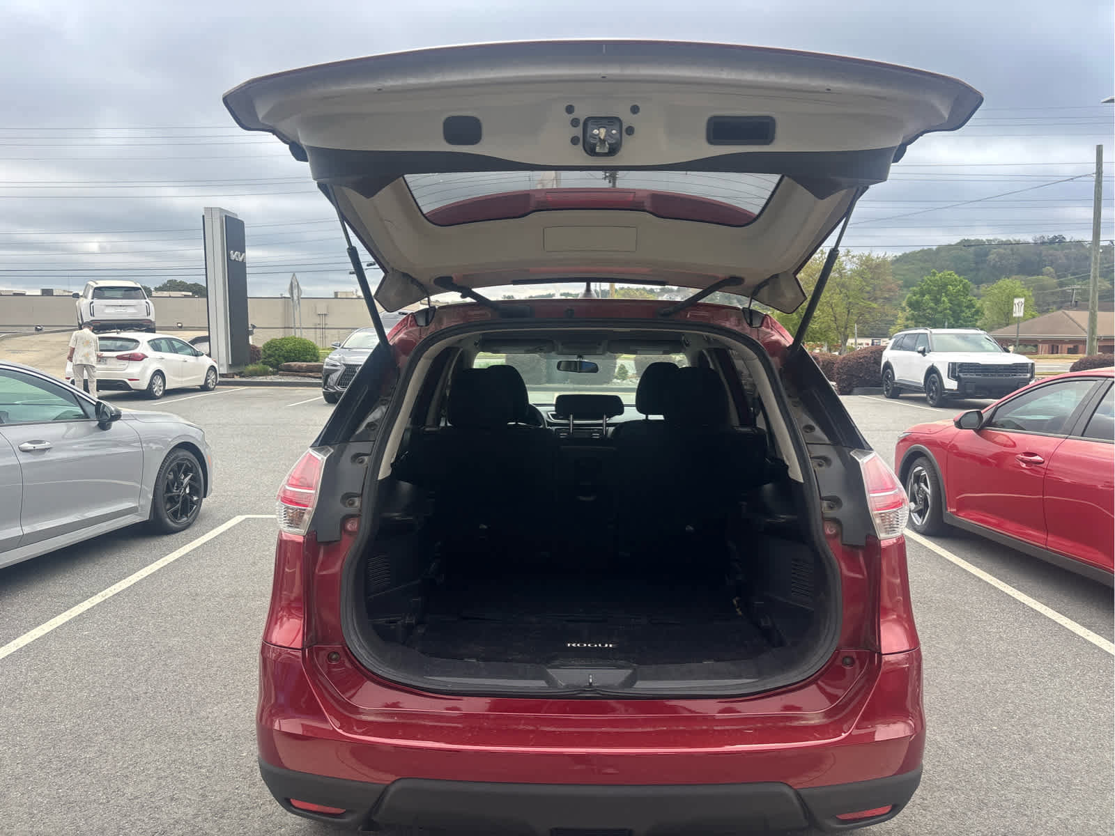 Used 2016 Nissan Rogue S image 16