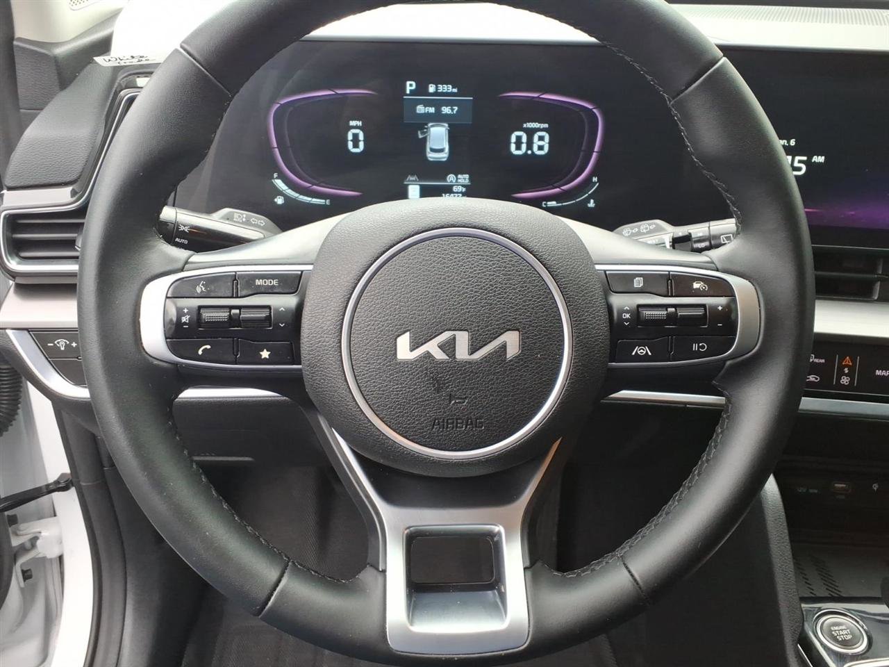 Used 2024 Kia Sportage EX image 8