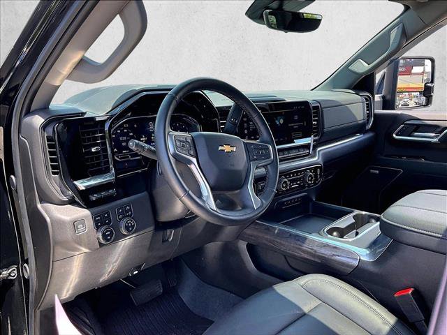Used 2025 Chevrolet Silverado 3500 LTZ w/ LTZ Plus Package AWD/4WD image 14
