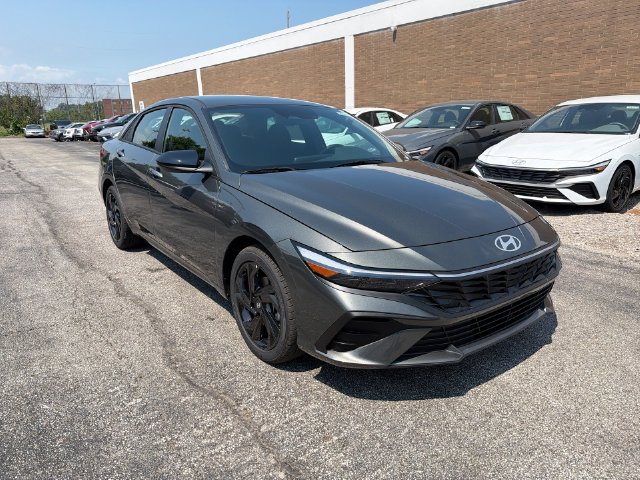 New 2026 Hyundai Elantra Sport FWD image 18