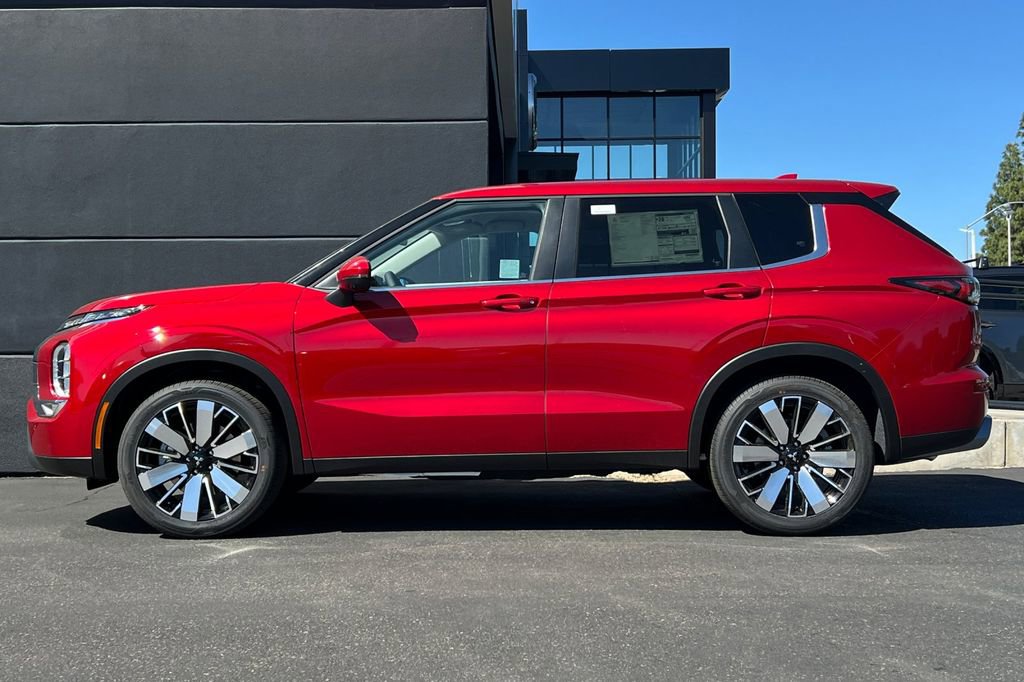 New 2026 Mitsubishi Outlander SE image 8