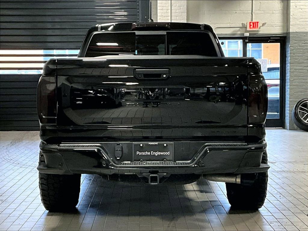 Used 2025 GMC Canyon Denali w/ LPO, Denali Black Edition image 9