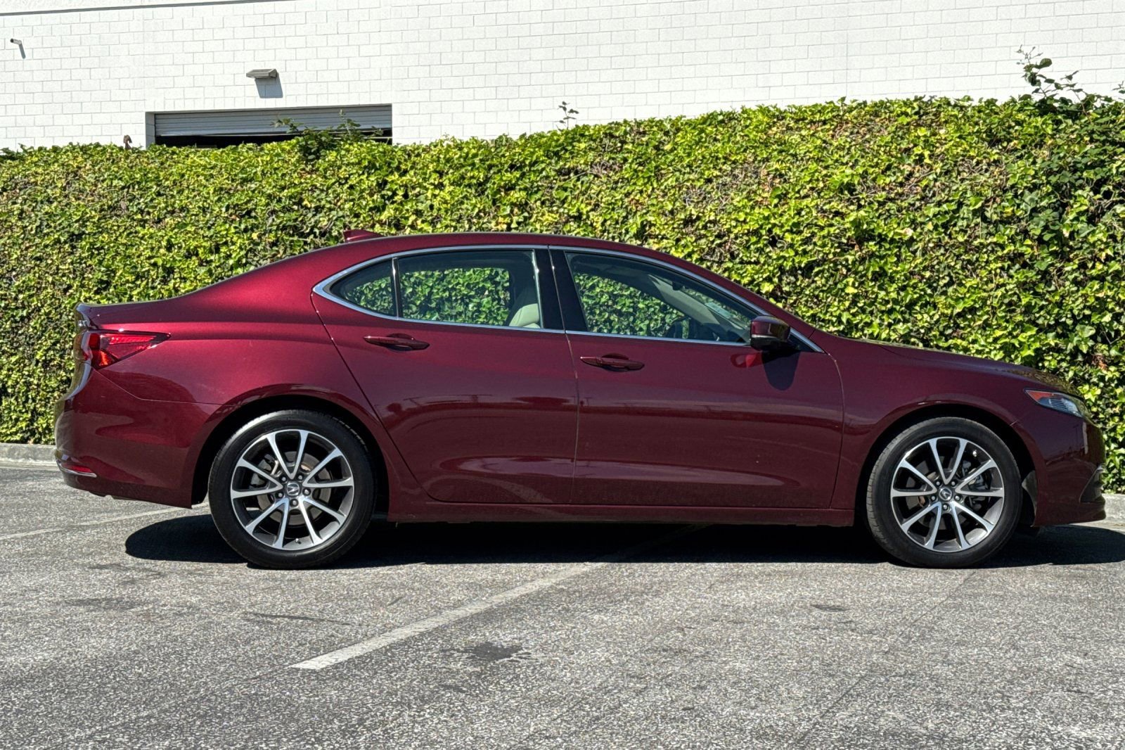 Used 2015 Acura TLX V6 w/ Technology Package FWD image 3