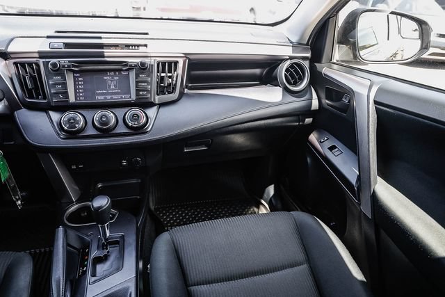 Used 2018 Toyota RAV4 LE w/ All Weather Liner Package FWD image 18