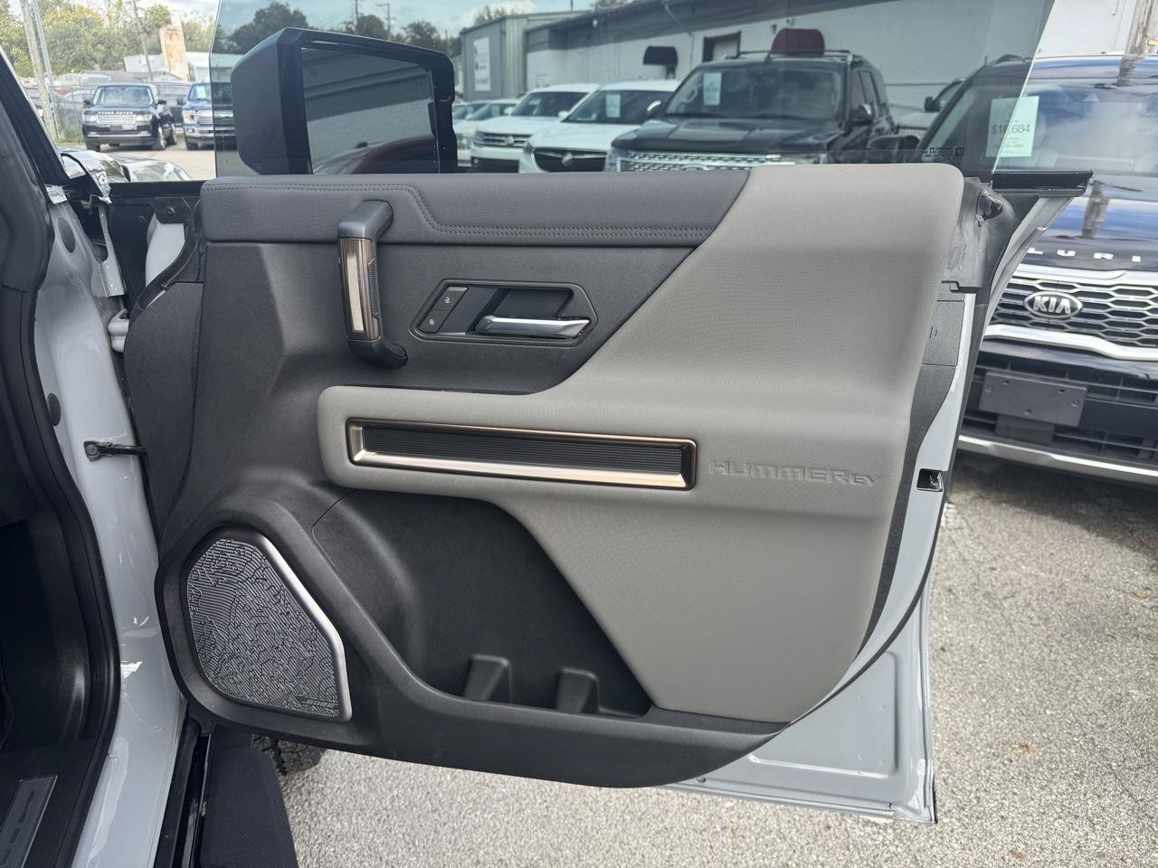 Used 2025 GMC Hummer EV 2X AWD/4WD image 30
