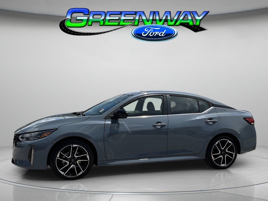 Used 2024 Nissan Sentra SR FWD image 1