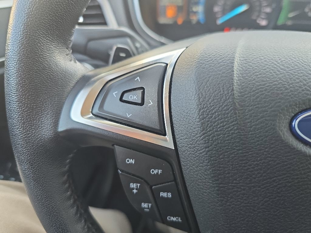 Used 2018 Ford Fusion SE w/ Fusion SE Technology Package FWD image 20