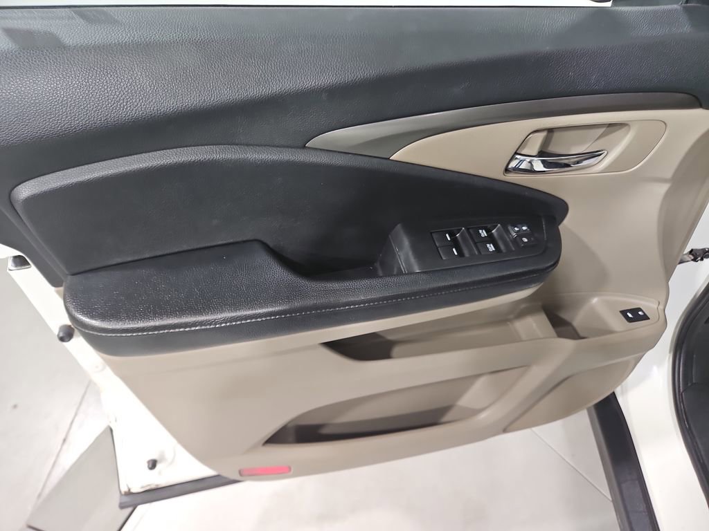 Used 2017 Honda Pilot EX-L image 10