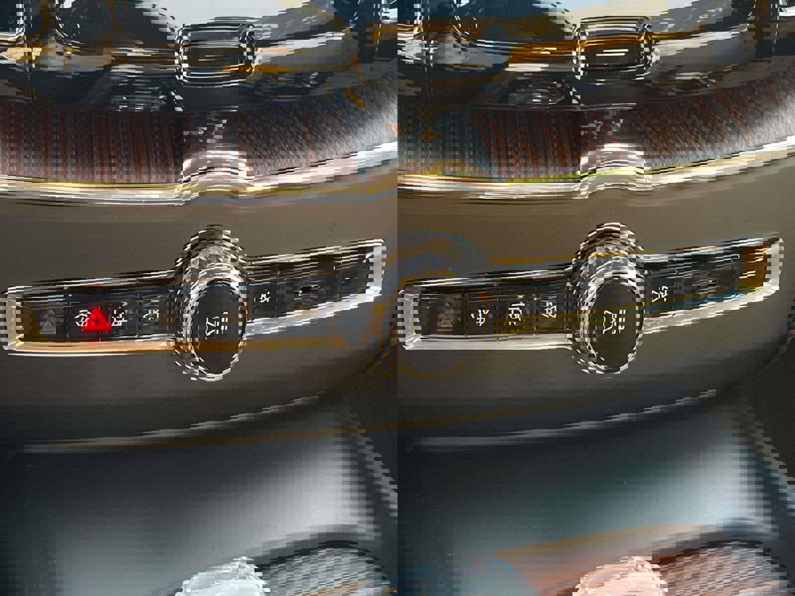 Used 2023 Volvo XC60 B5 Ultimate w/ Climate Package AWD/4WD image 28