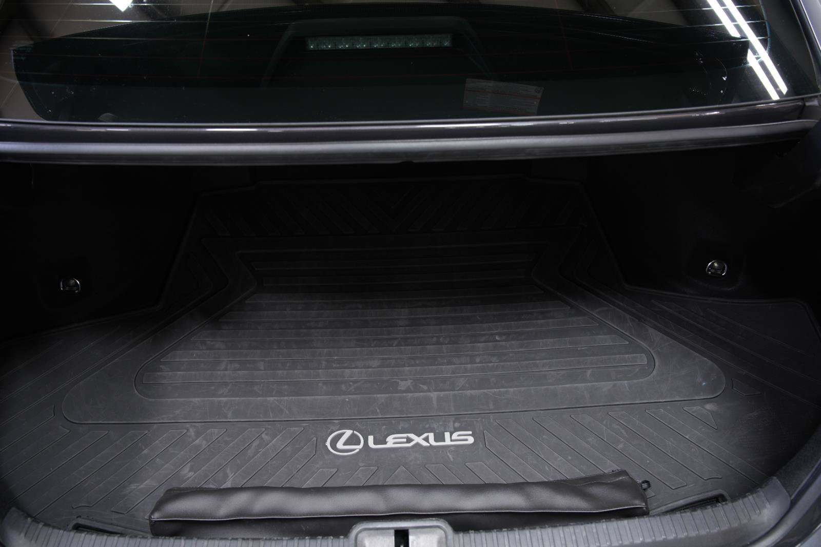 Used 2022 Lexus ES 350 Ultra Luxury w/ Accessory Package 2 FWD image 15