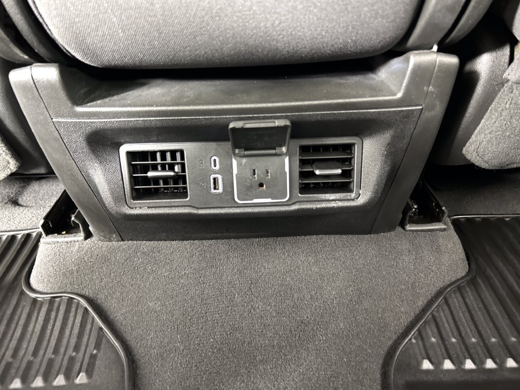 Used 2023 Chevrolet Silverado 1500 LT AWD/4WD image 19
