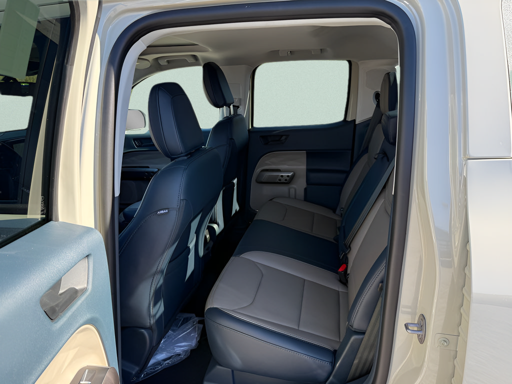 New 2025 Ford Maverick Lariat w/ 4K Tow Package AWD/4WD image 5