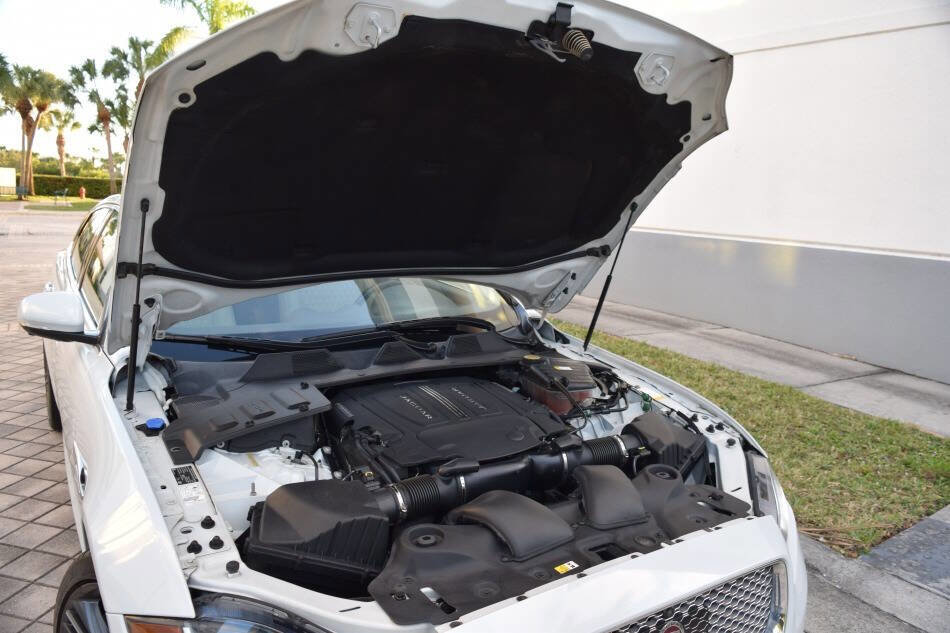 Used 2019 Jaguar XJ Collection image 91