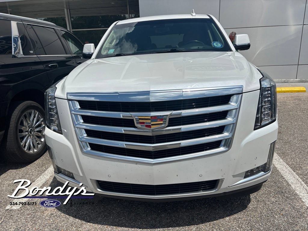 Used 2018 Cadillac Escalade Luxury RWD image 2