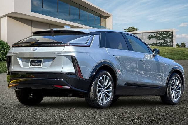 New 2026 Cadillac Lyriq Sport w/ LPO, Floor Liner Package AWD/4WD image 4