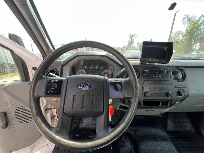 Used 2017 Ford F650 2WD Regular Cab Super Duty image 14