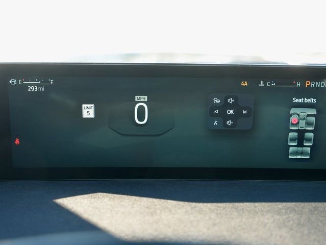 Used 2025 Ford Expedition Max Platinum w/ Driver's Package image 17