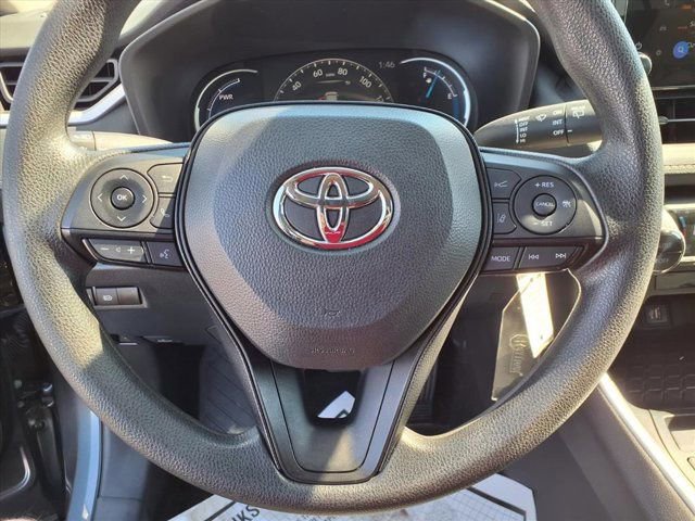 Used 2024 Toyota RAV4 LE image 13