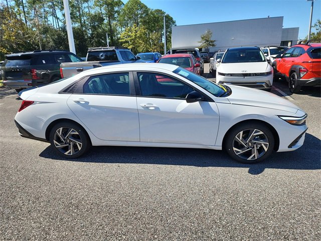 New 2025 Hyundai Elantra Sport image 2