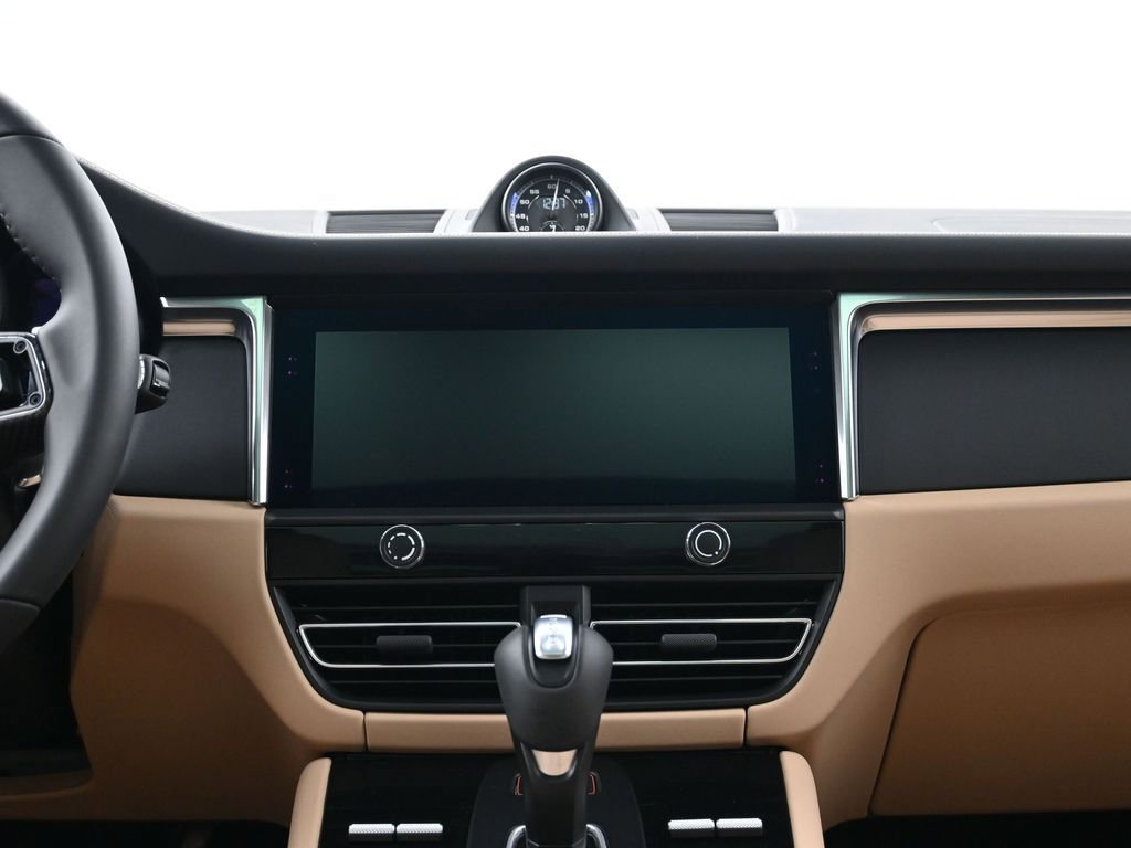 Certified 2026 Porsche Macan GTS image 11
