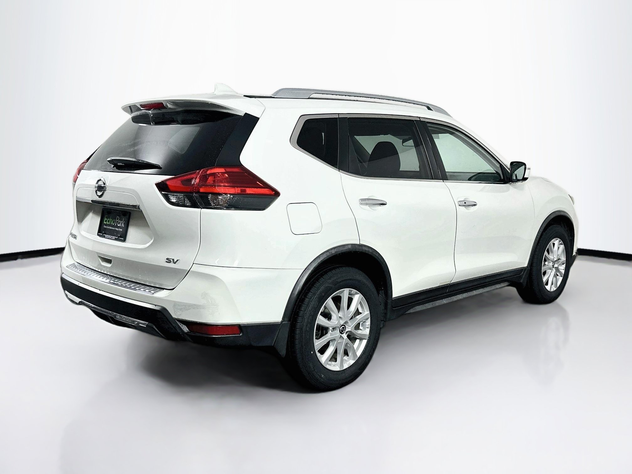 Used 2017 Nissan Rogue SV FWD image 9