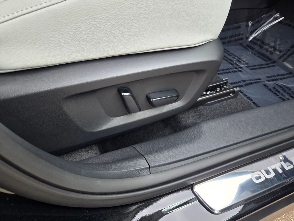 New 2026 Mitsubishi Outlander SEL AWD/4WD image 5