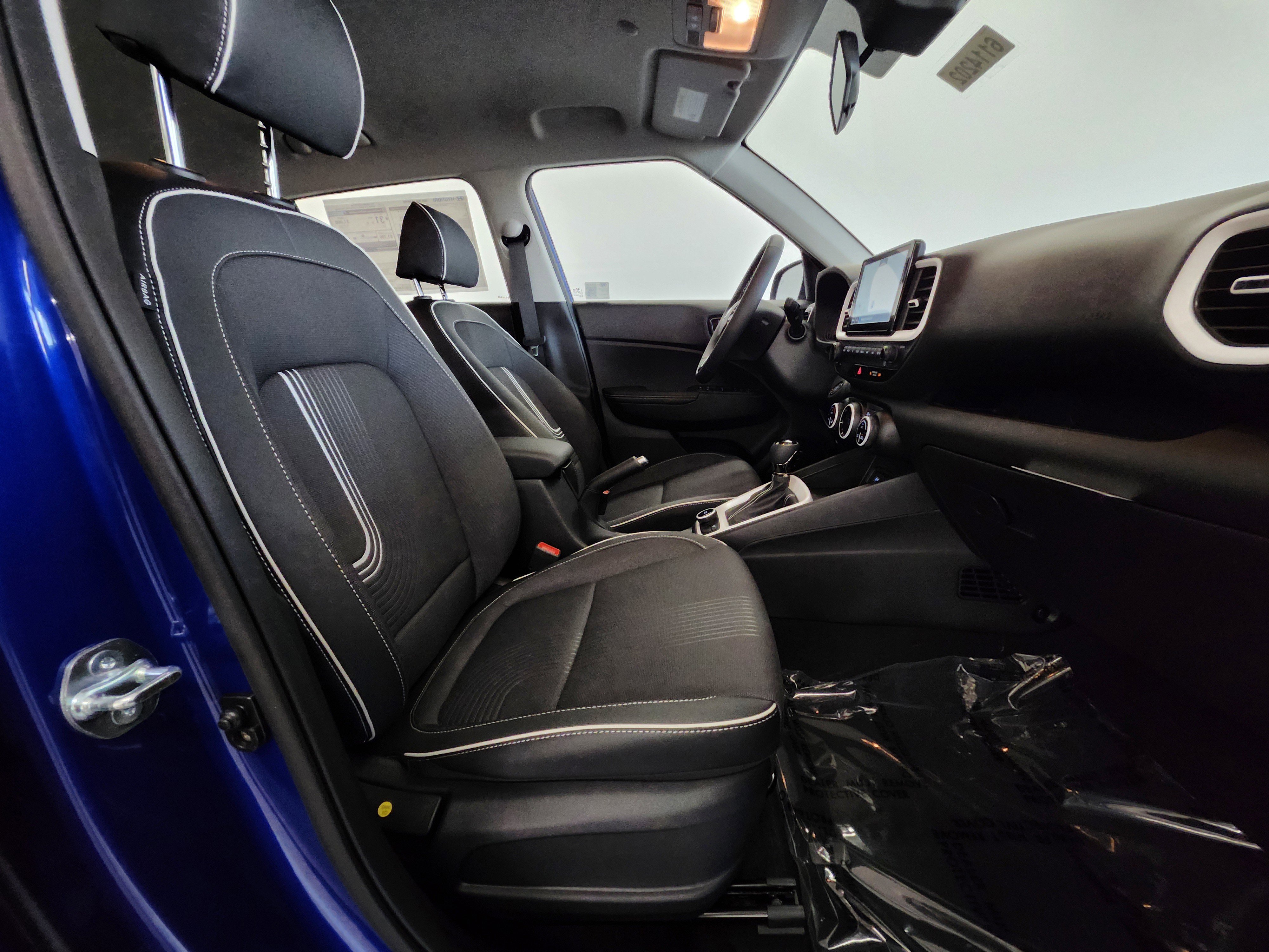 New 2025 Hyundai Venue Limited image 17