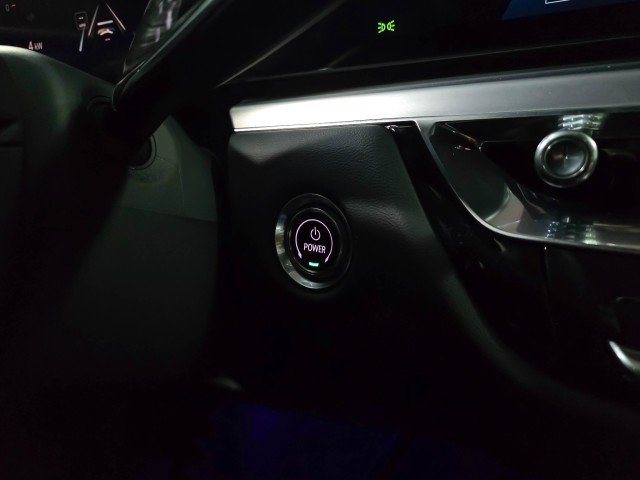 Used 2024 Cadillac Lyriq Sport image 26