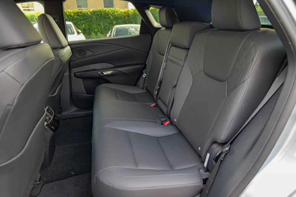 Used 2023 Lexus RX 350 Premium w/ Accessory Package AWD/4WD image 28
