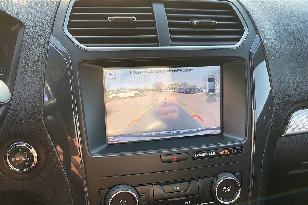Used 2018 Ford Explorer XLT w/ Equipment Group 201A image 20