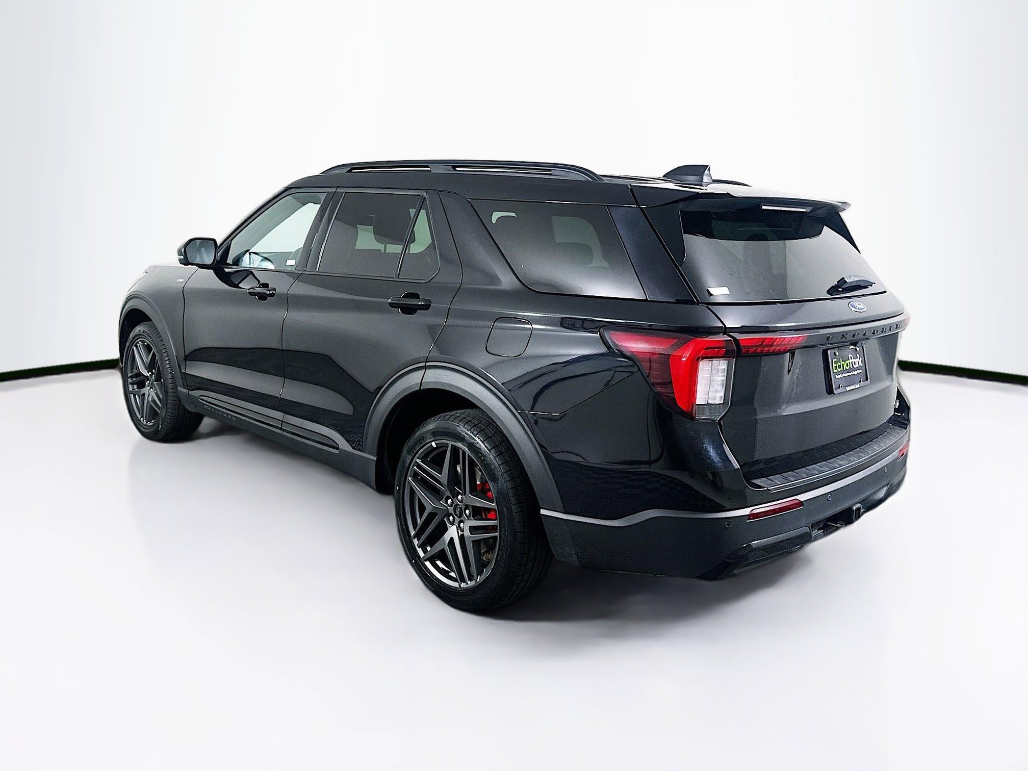 Used 2025 Ford Explorer ST-Line w/ ST-Line Street Pack AWD/4WD image 5