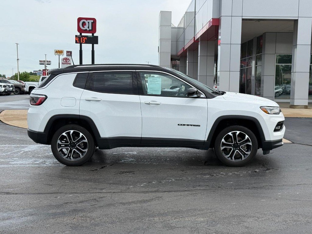 Used 2022 Jeep Compass Limited AWD/4WD image 2